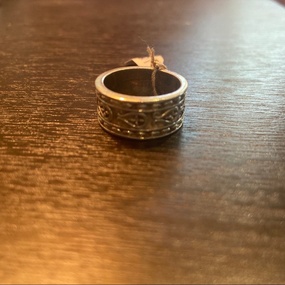 Intricate Engraved Wide Band 925 Sterling Silver Ring - Picture 4 of 5